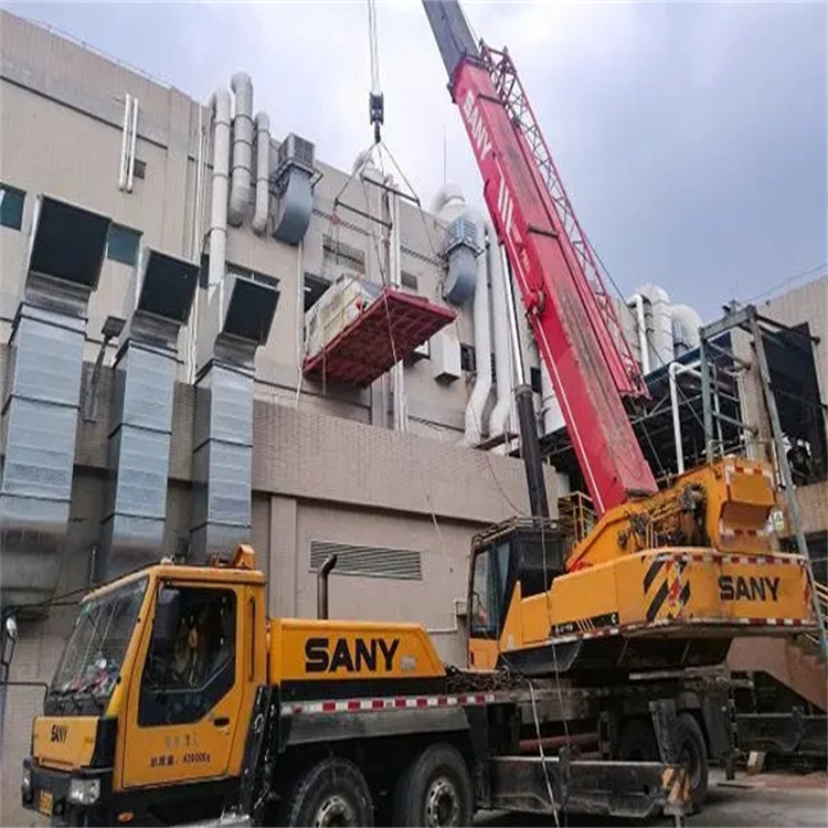 东方华侨农场一百吨吊车吊臂多长