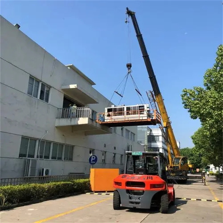 东方华侨农场起重机司机十吊十不吊